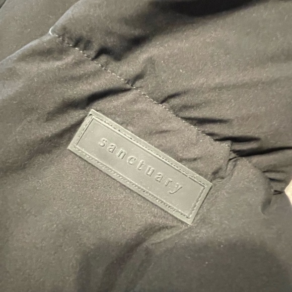 NWOT gorgeous Sanctuary puffer jacket - Picture 16 of 17